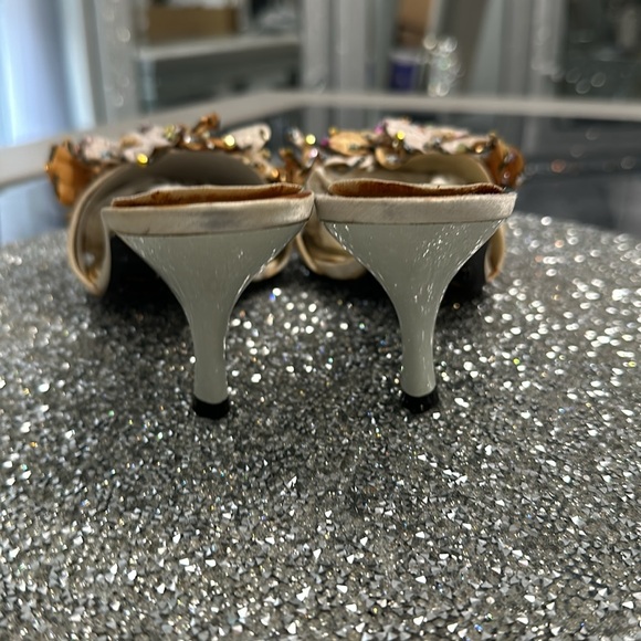 Glamour Original Brown and Cream sequin beaded Flower slip on heel sandals - Picture 6 of 8